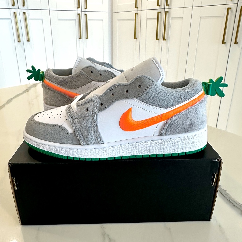 Air Jordan 1 Low SE- Rabbit - Picture 2 of 7